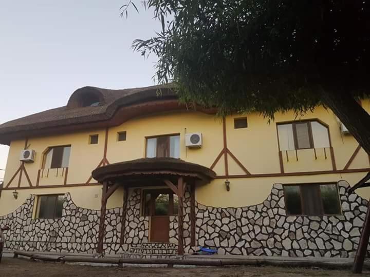 Constantin Si Elena Hotel Dunavatu de Jos ภายนอก รูปภาพ